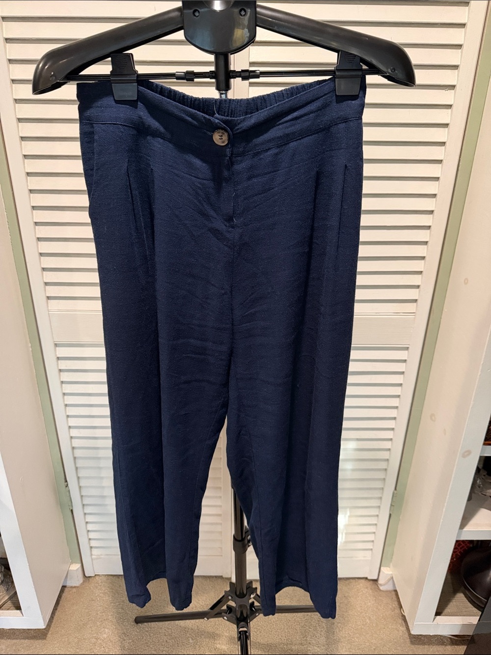 Mod Ref Navy Wide-Leg Button-Front Pants